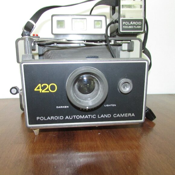 Vintage Polaroid 420 Land Camera - Picture 9 of 13